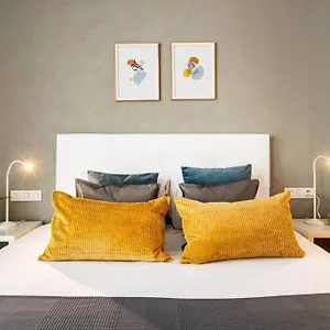 https://lodging-apartments-monumumental-free-parking.topbarcelonahotels.com