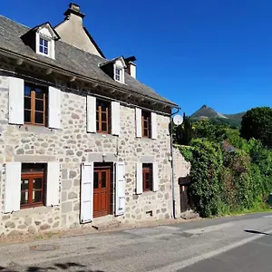 https://maison-chaleureuse-avec-chemine.hotels-rhonealpes.com